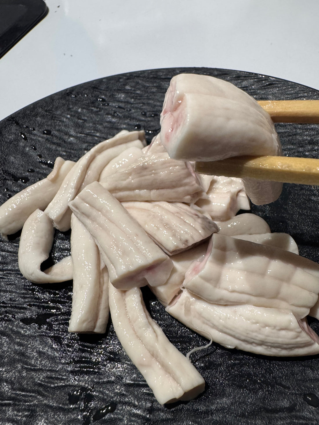人生初。馬の白子を食べてみた｜もちもちなのにサクッと噛める新食感の珍味