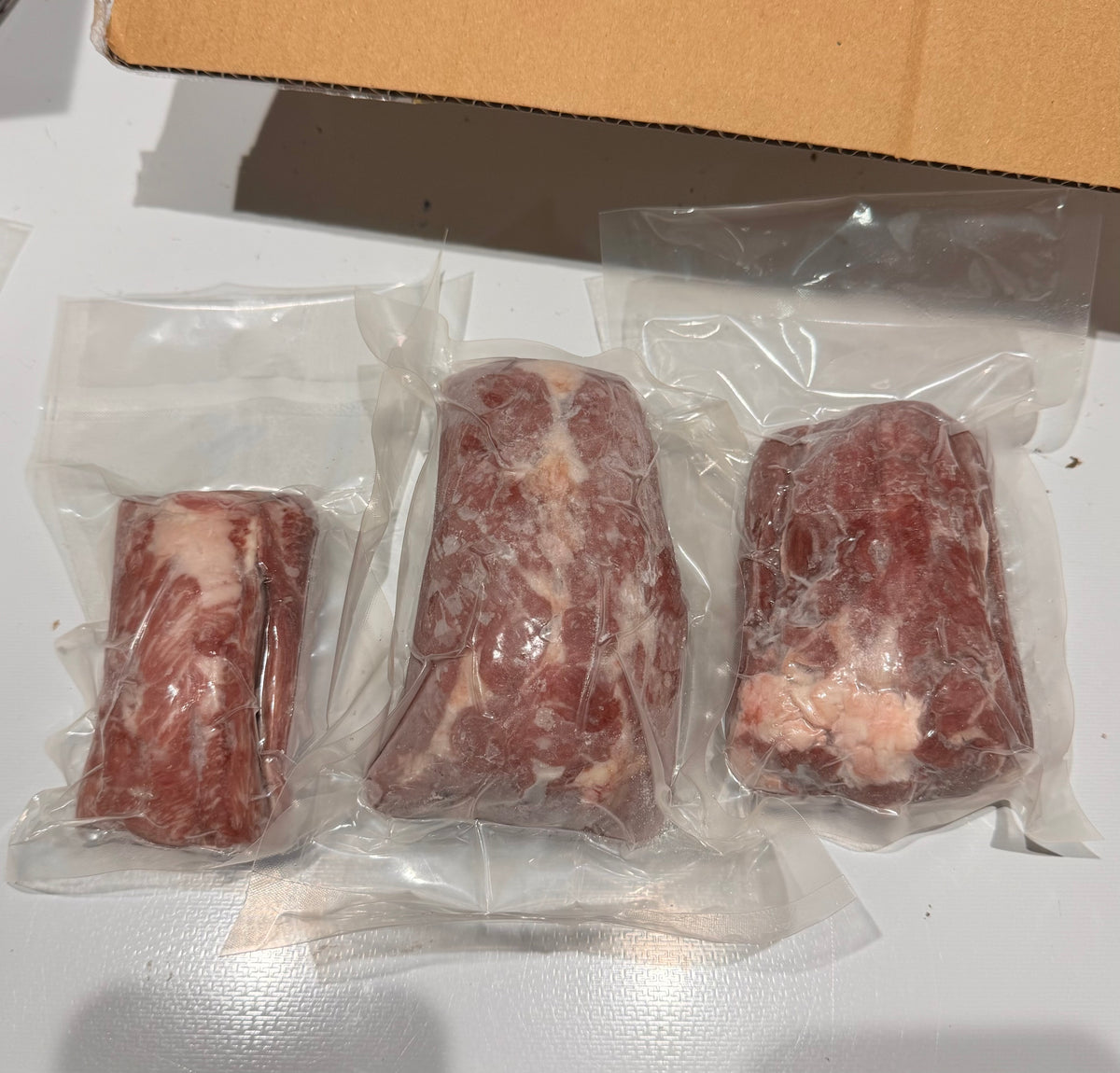 【噛むほど濃い旨味。】国産牛タン下１キロ（１つ100-200gの真空パック3-4個)