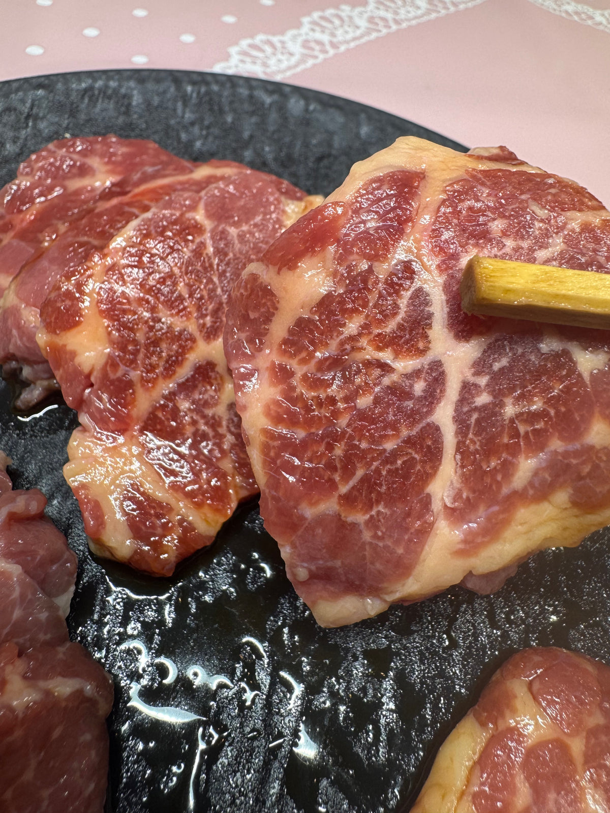 【コスパ重視🔥中トロ霜降り馬刺し】天然霜降り 100g〜 上赤身 真空パック